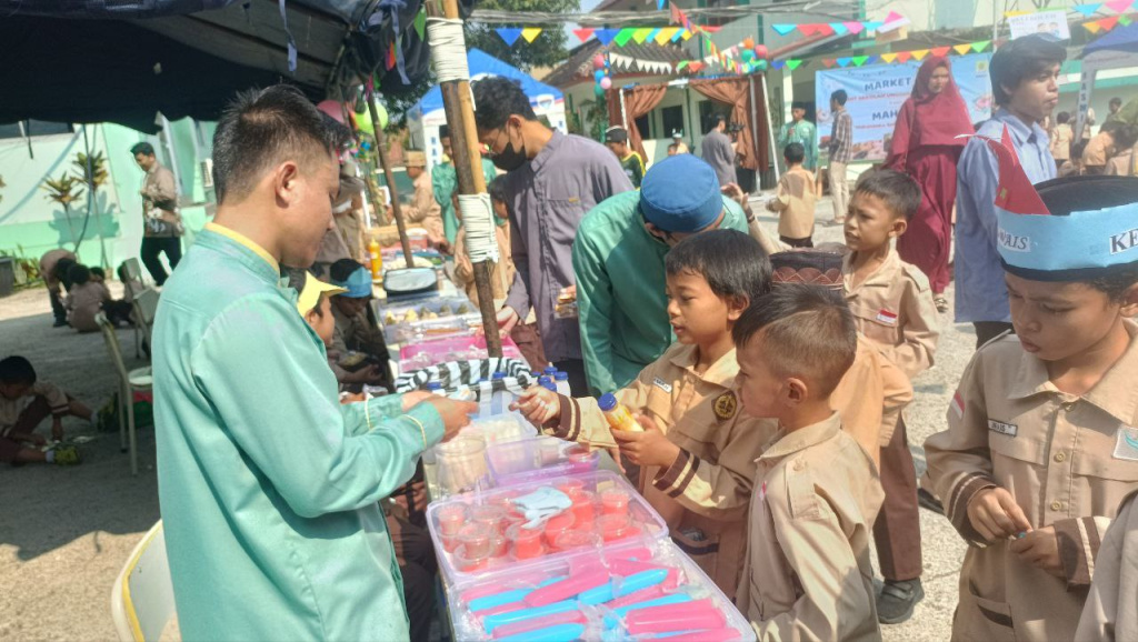 MARKET DAY SDIT SEKOLAH UNGGULAN ISLAM (SUIS) MAHABAH PHOTO 4